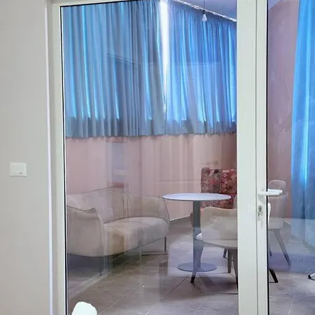 아파트 Aem 1 Bedroom #9 골렘